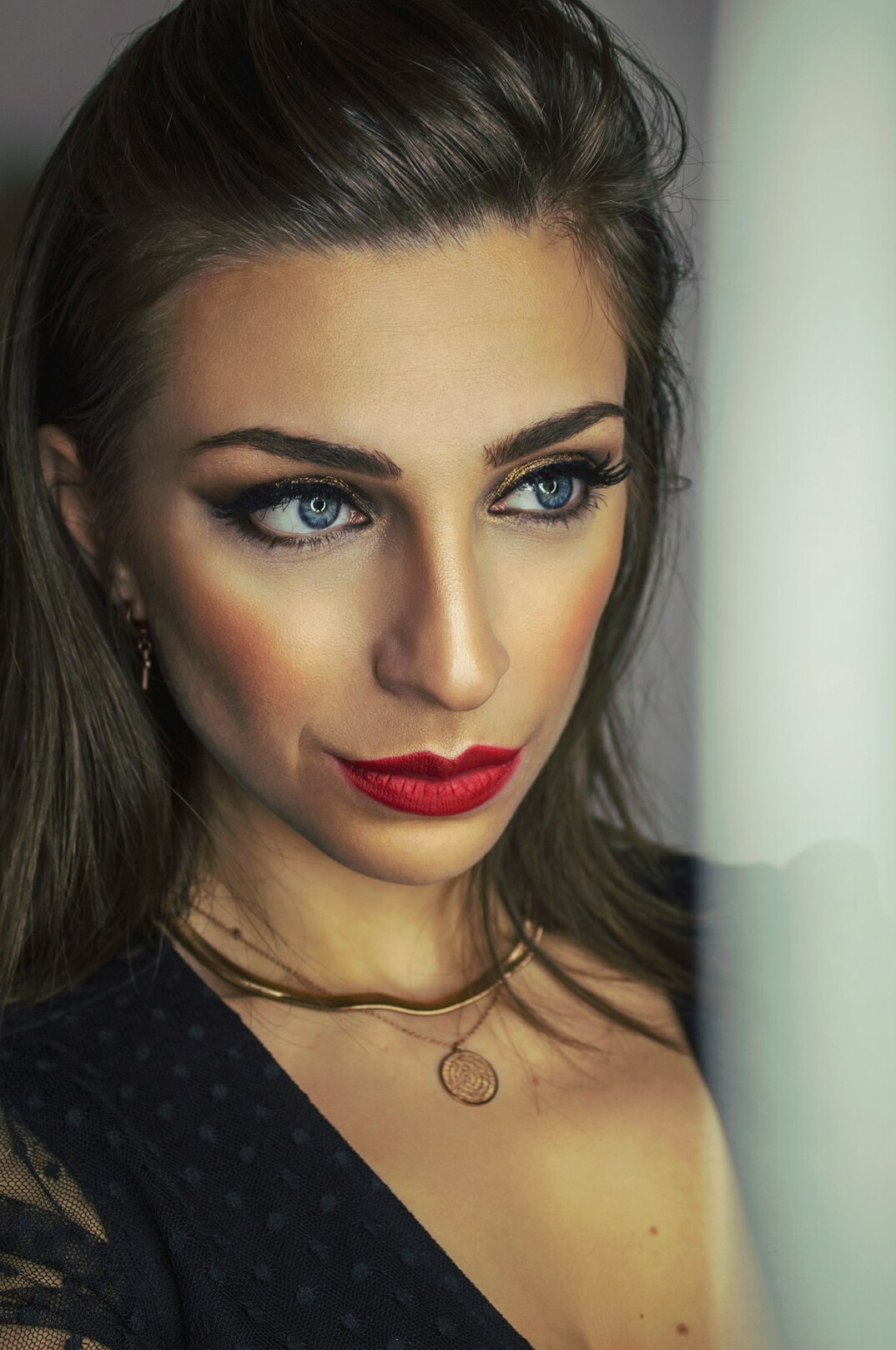Portret žene u poslovnoj odjeći, voditeljice analitike rizika